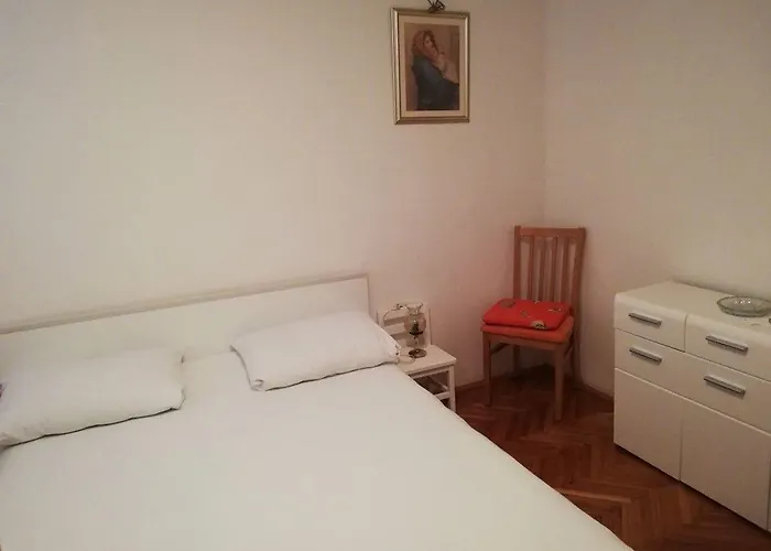 And Ruza * 特罗吉尔